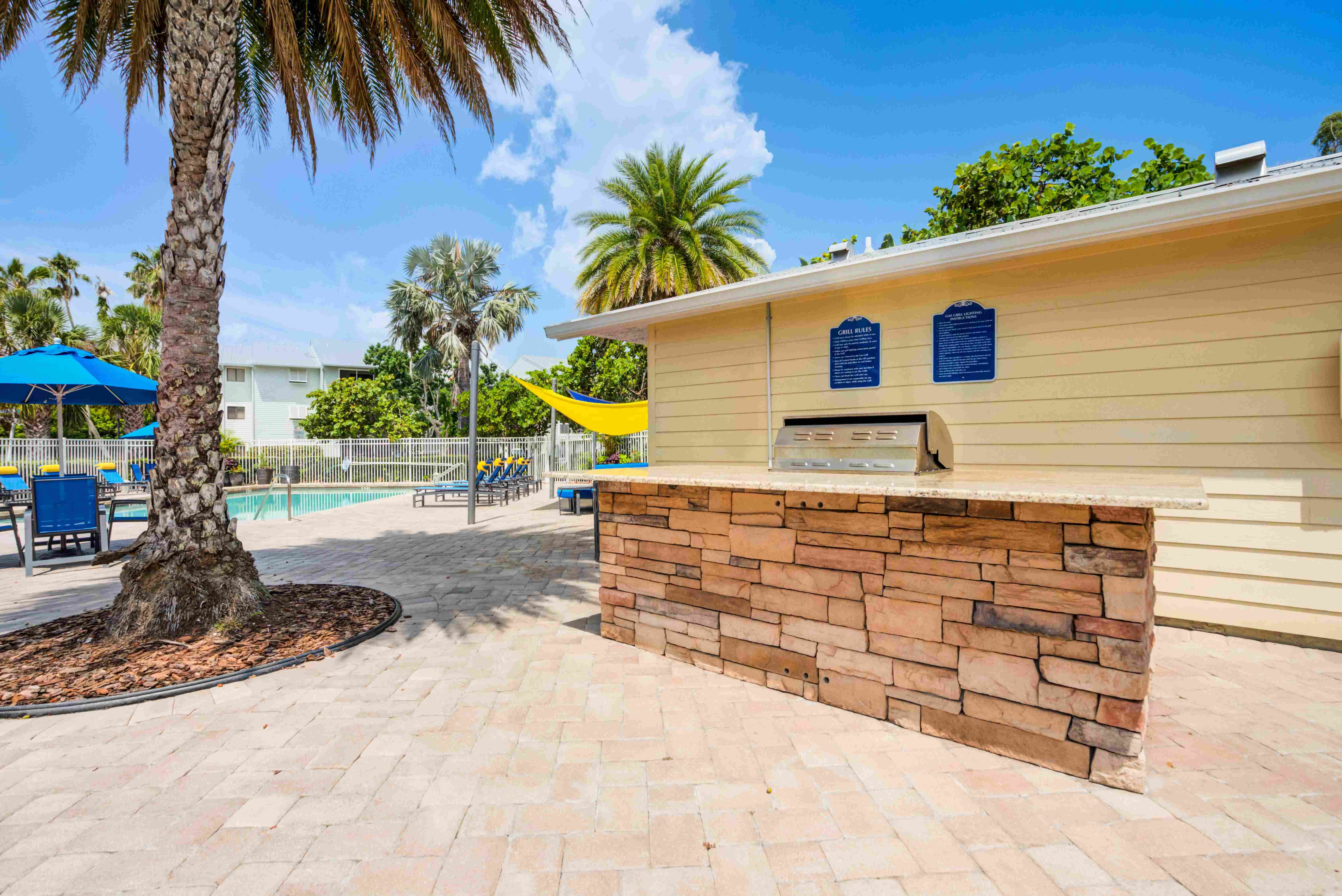 Coral Club Apartment Homes Image 17