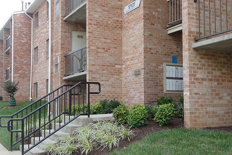 Montgomery Club Townhouses Image 5