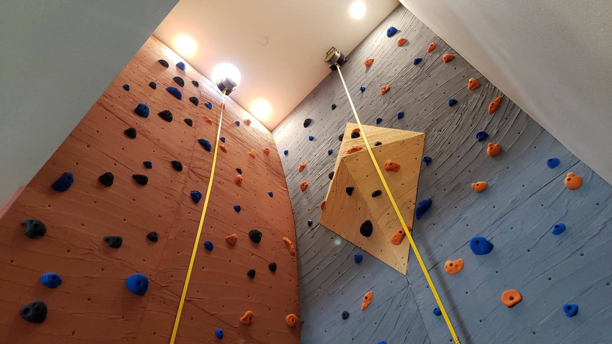 600 Riverside Vertical Rock Wall