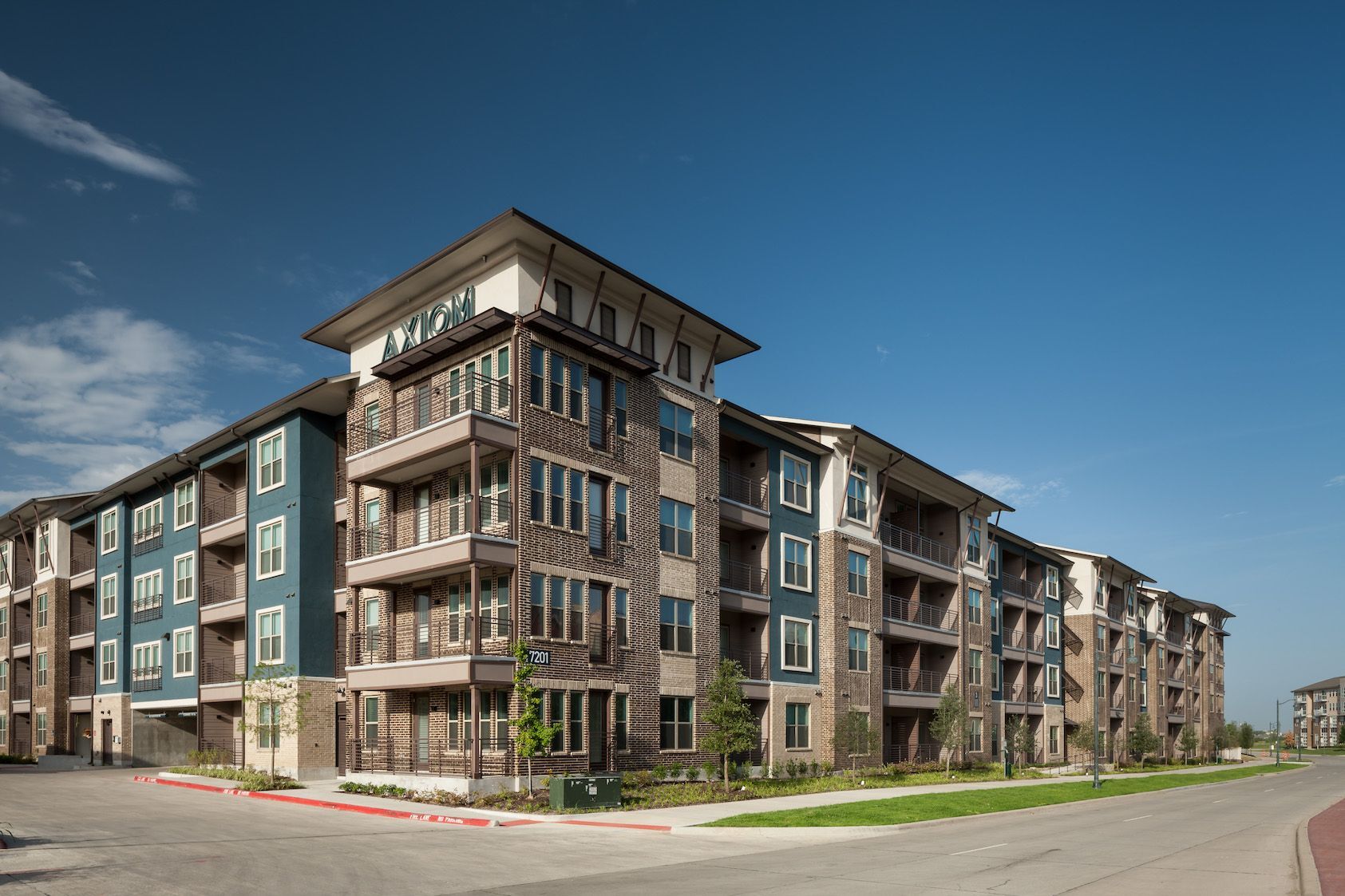 Axiom HUB 121 Image 2