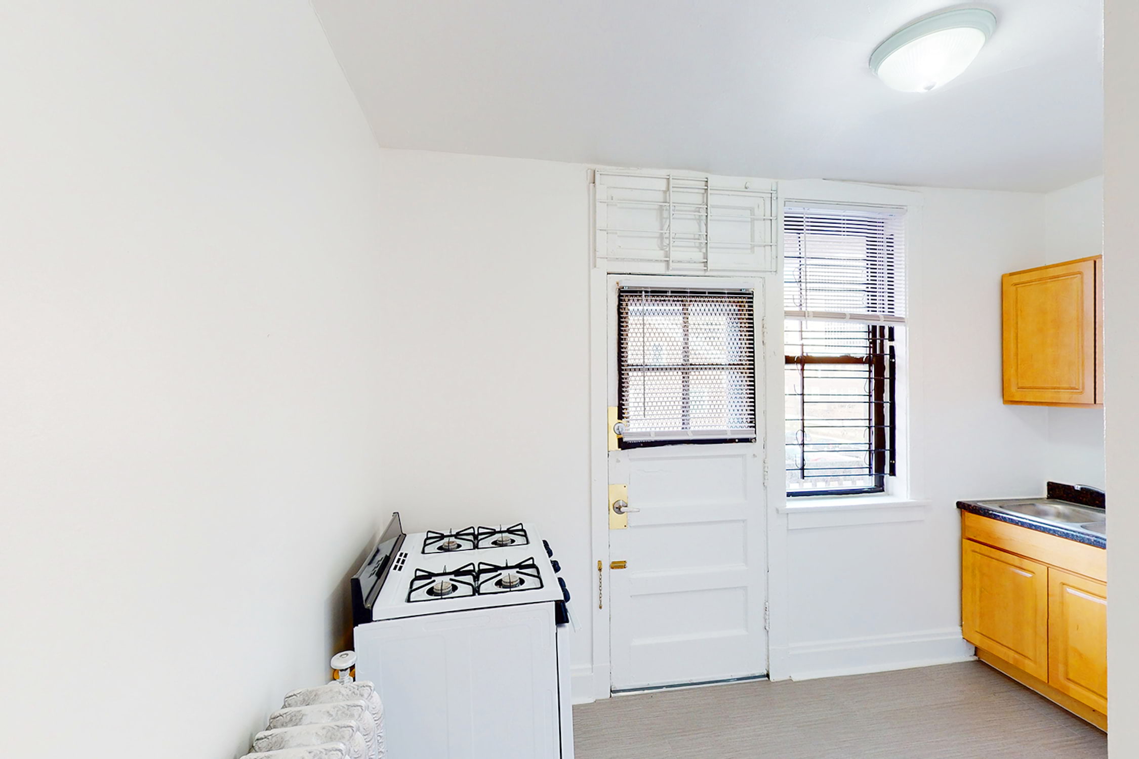 5202-5210 S Cornell Avenue Image 10