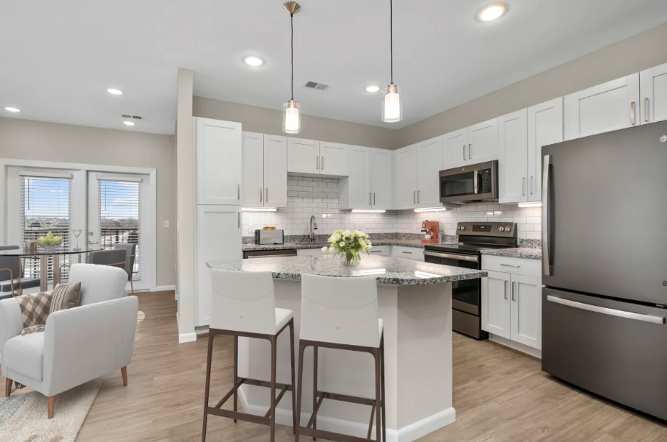 Citrine at Lake St Louis Image 3