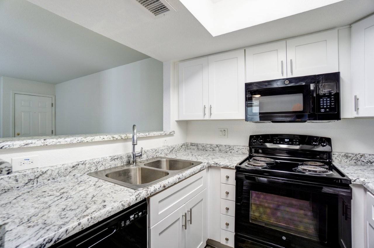 Avalon Hills Image 17