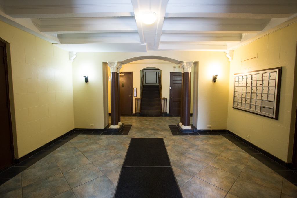 5120 S Hyde Park Boulevard Image 12