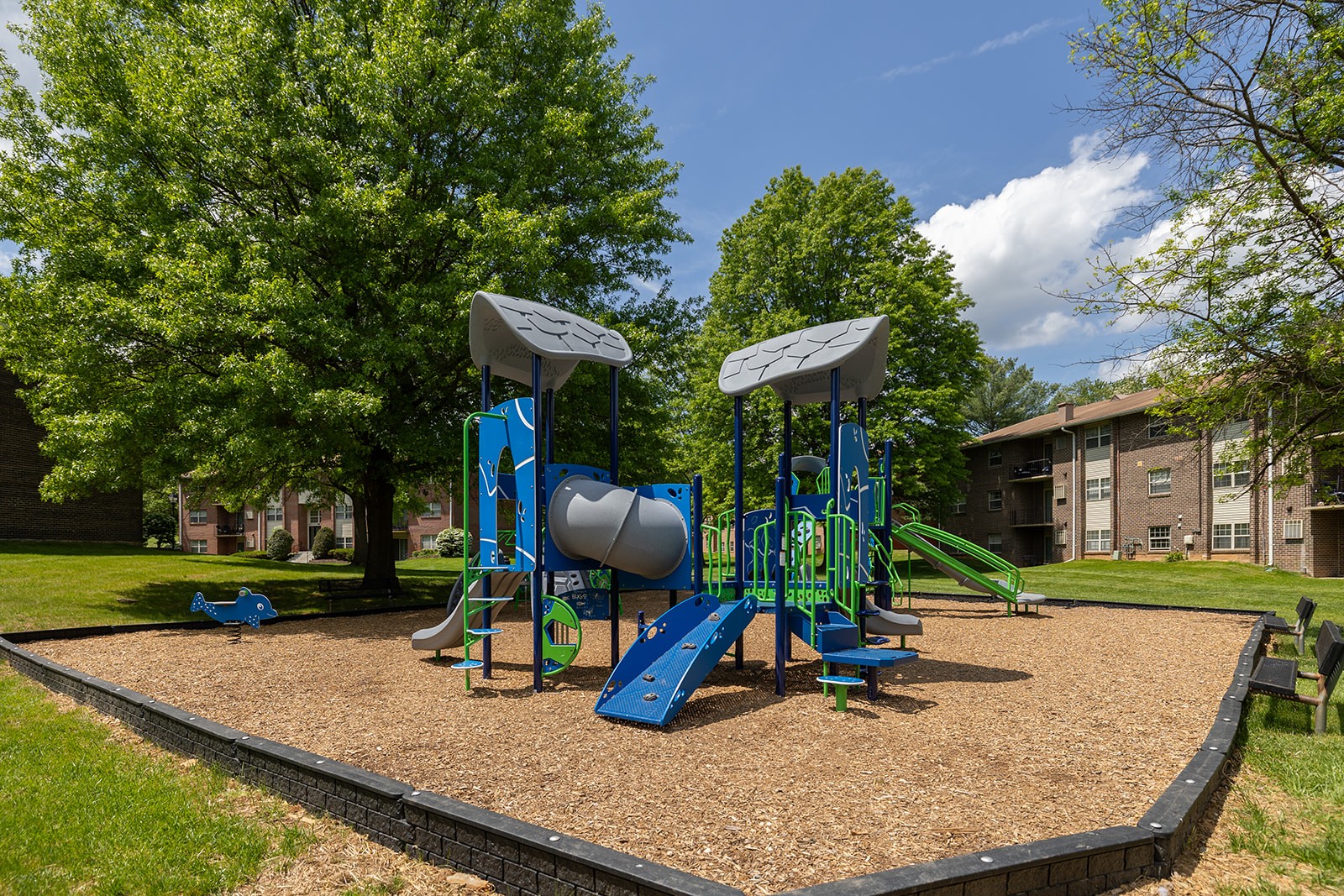 Deer Park Apartments Image 9
