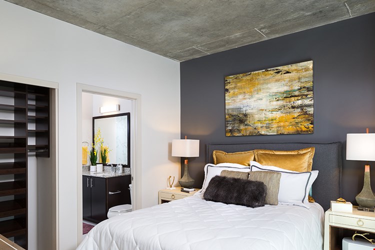 Skyhouse River Oaks Image 17