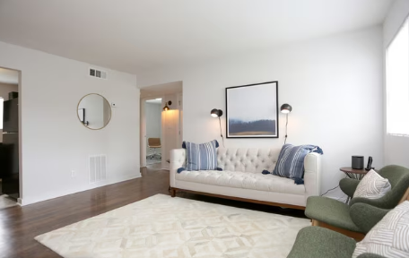 Dwell at Hollywood Image 1