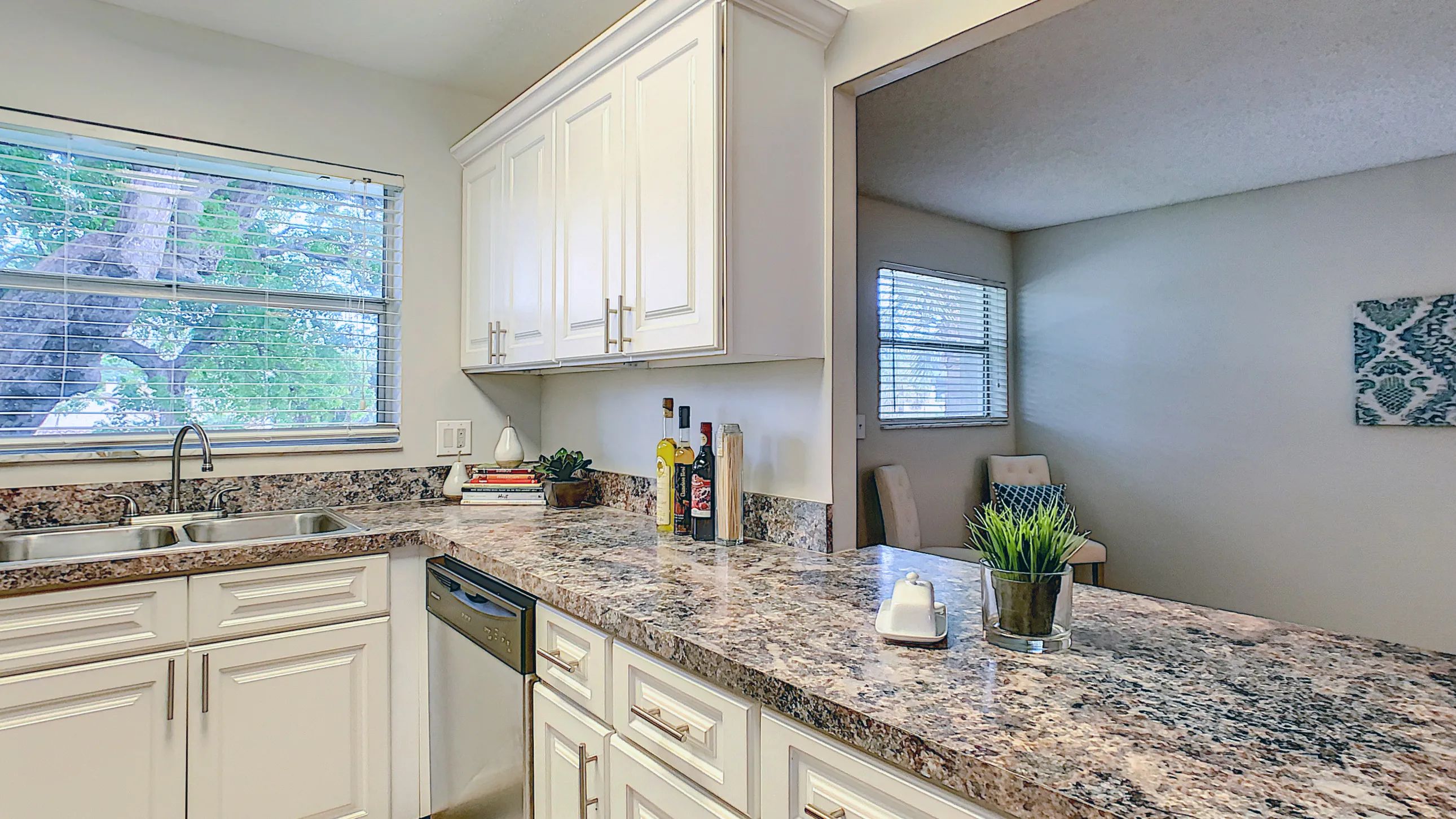Savor the pleasures of cooking with our stainless steel appliances and the elegance of granite-like countertops. It's time to fall in love with your kitchen!