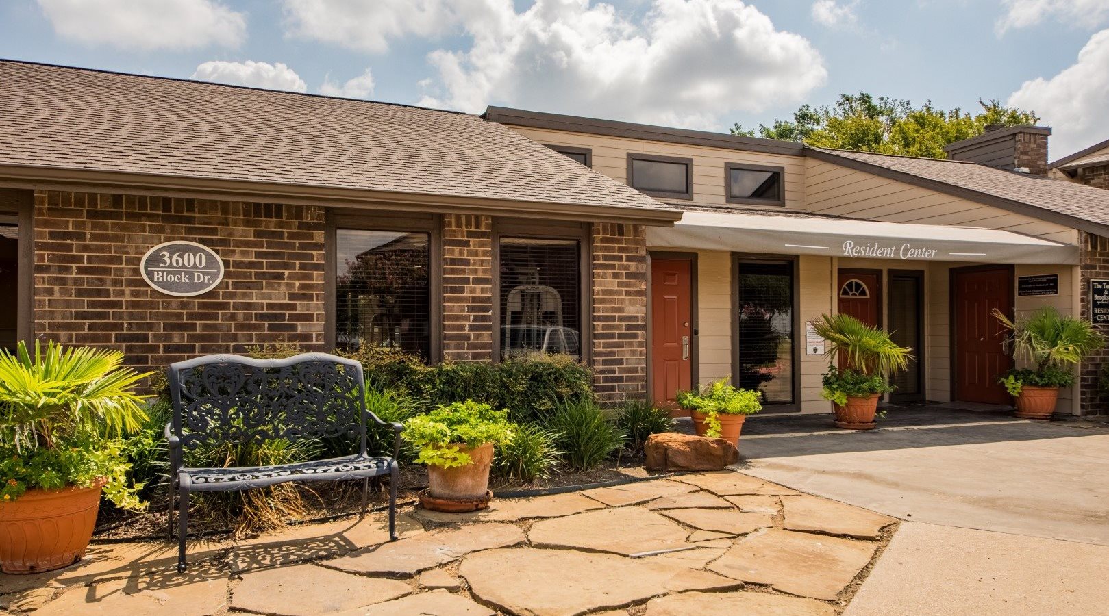 Brookstone & Terrace Image 5