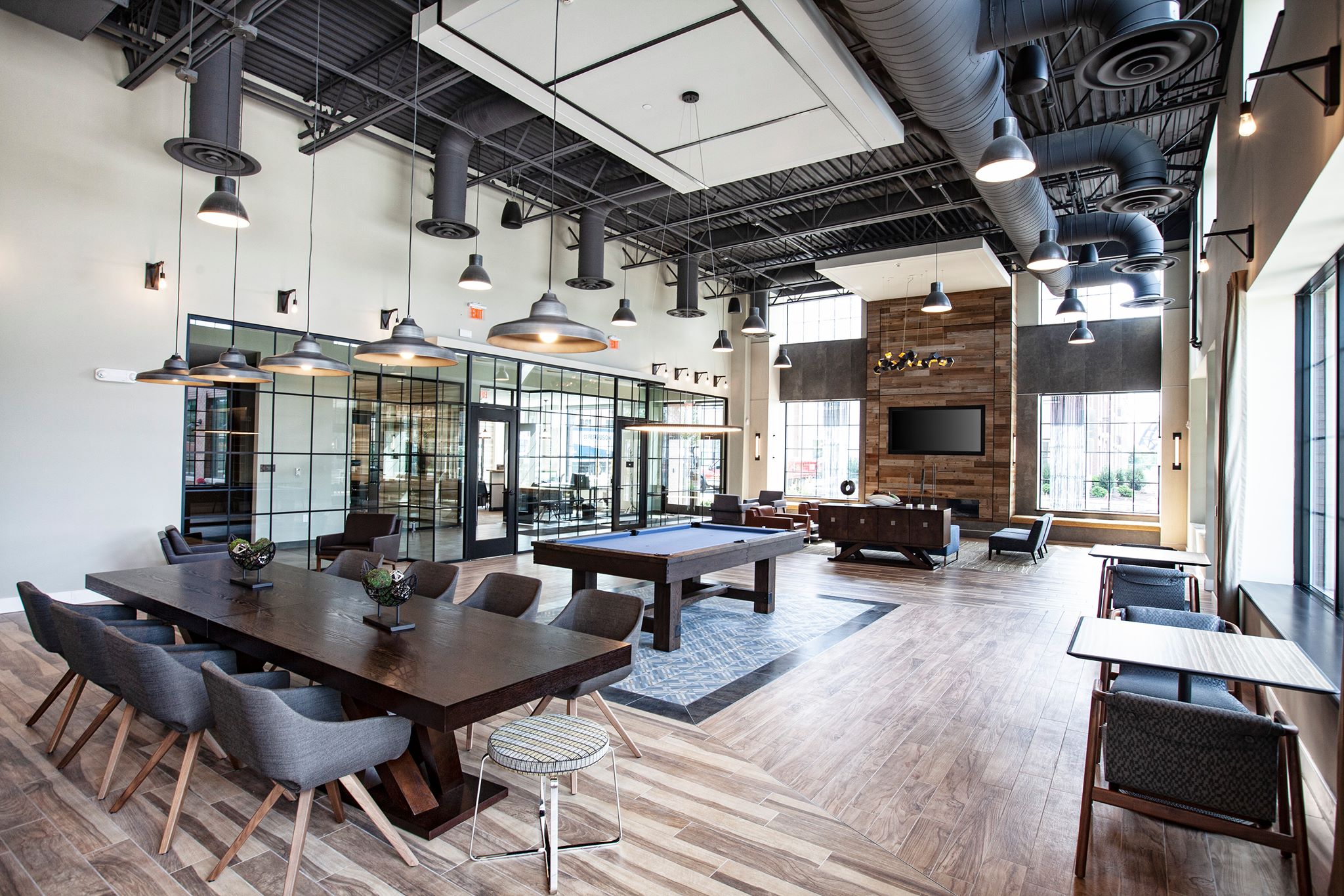 Vermella West Image 3