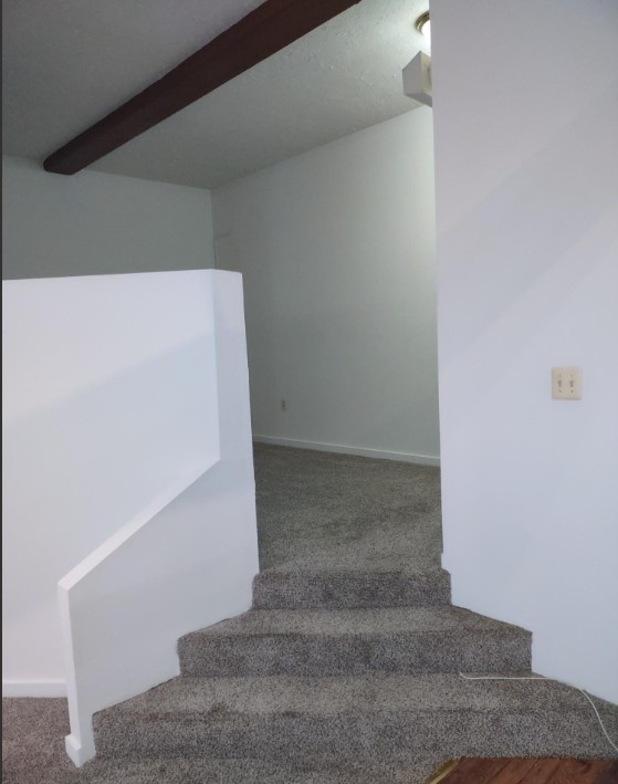 Marlboro Classic Apt & Redwood Square Image 33