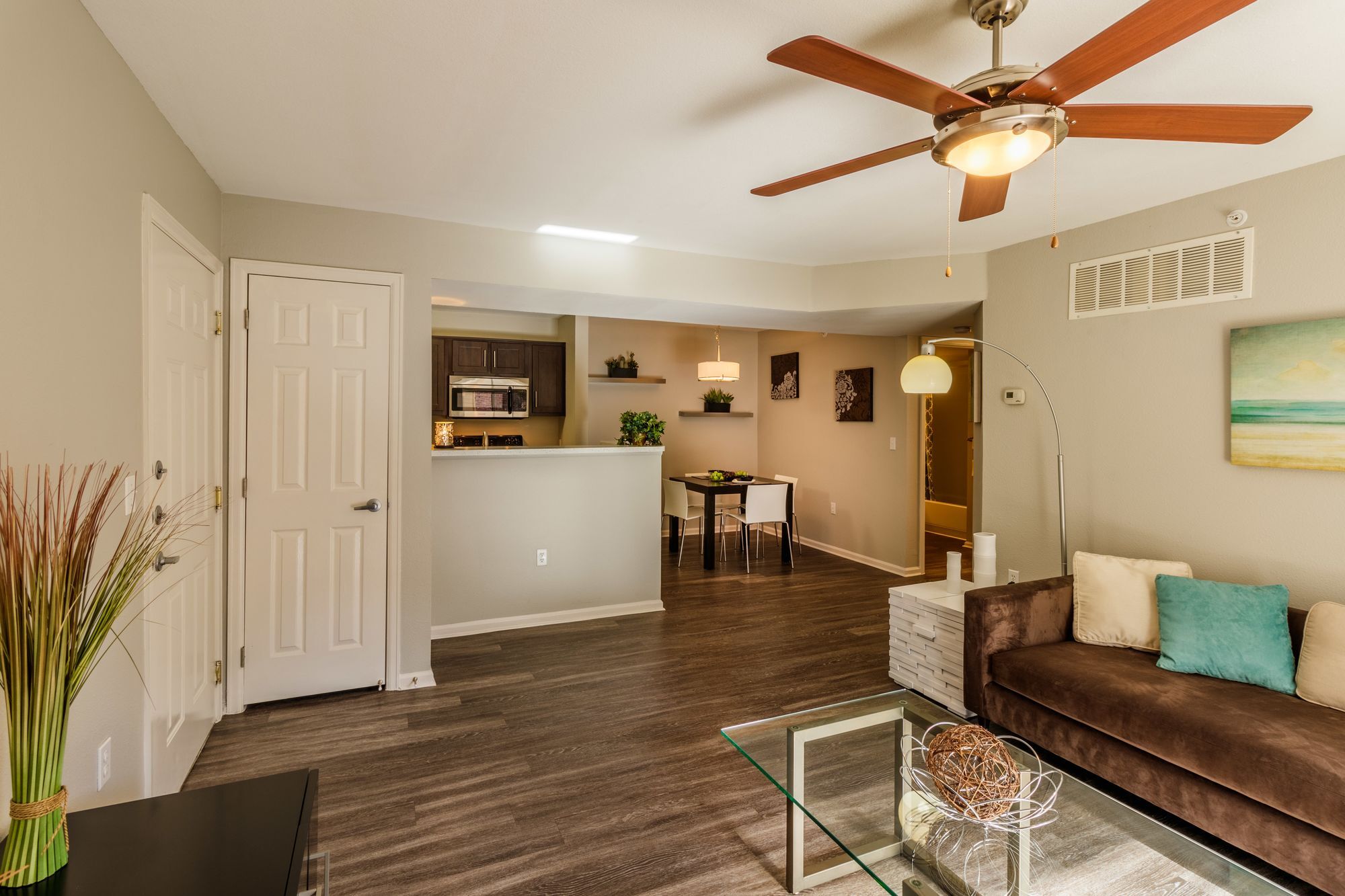 Willow Run Village Apartments Image 16