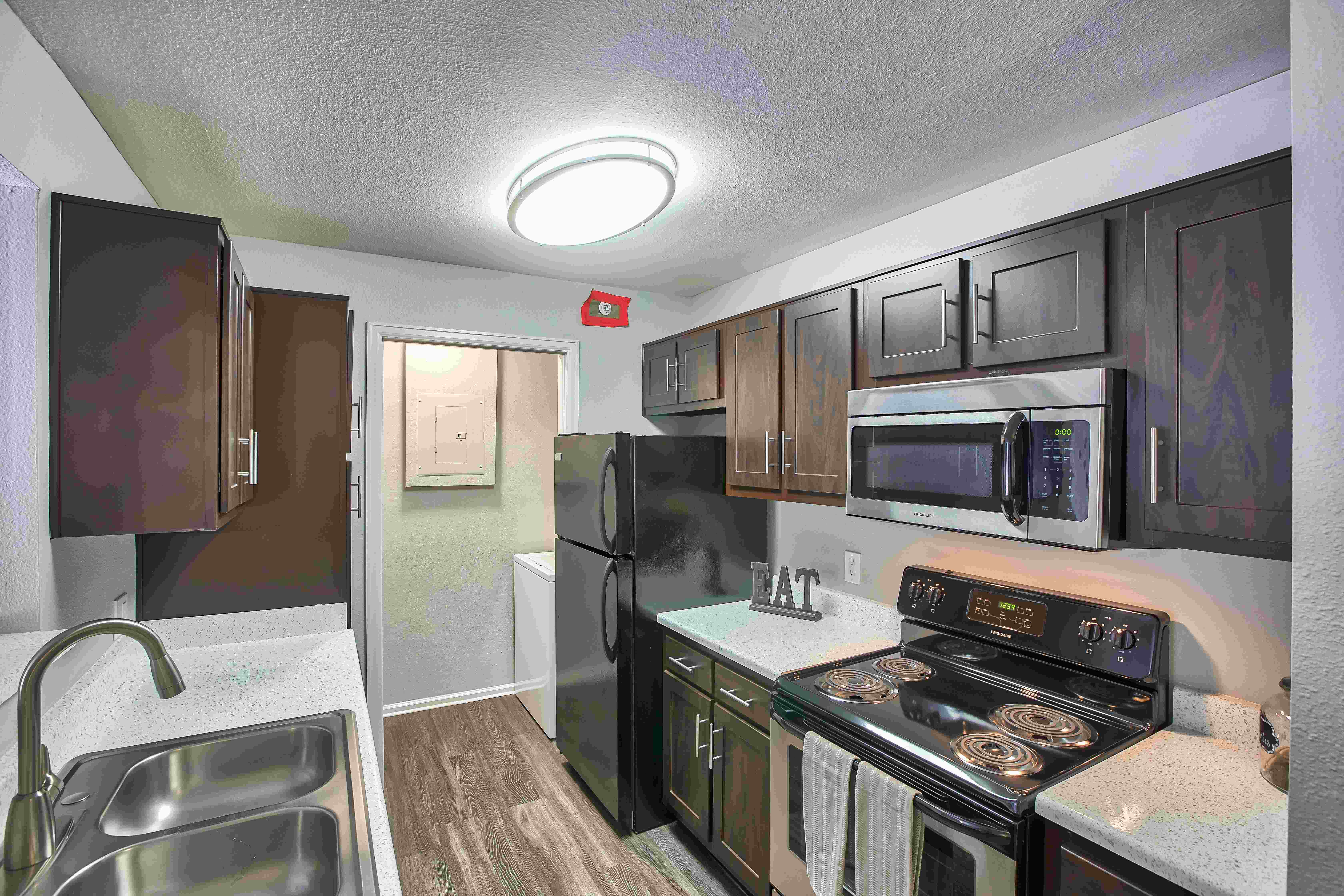 Willow Run Village Apartments Image 12