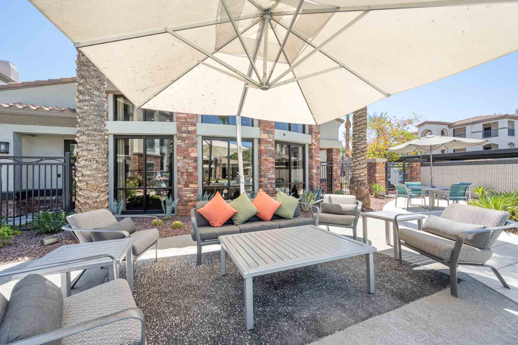 Zone Luxe, Glendale, AZ, Outdoor Seating