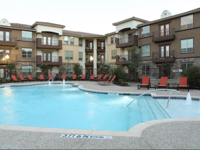 Resort-style Swimming Pool