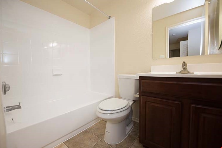 Montgomery Club Townhouses Image 15