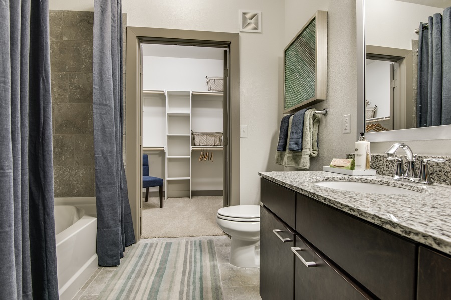  Henley at the Rim Image 9