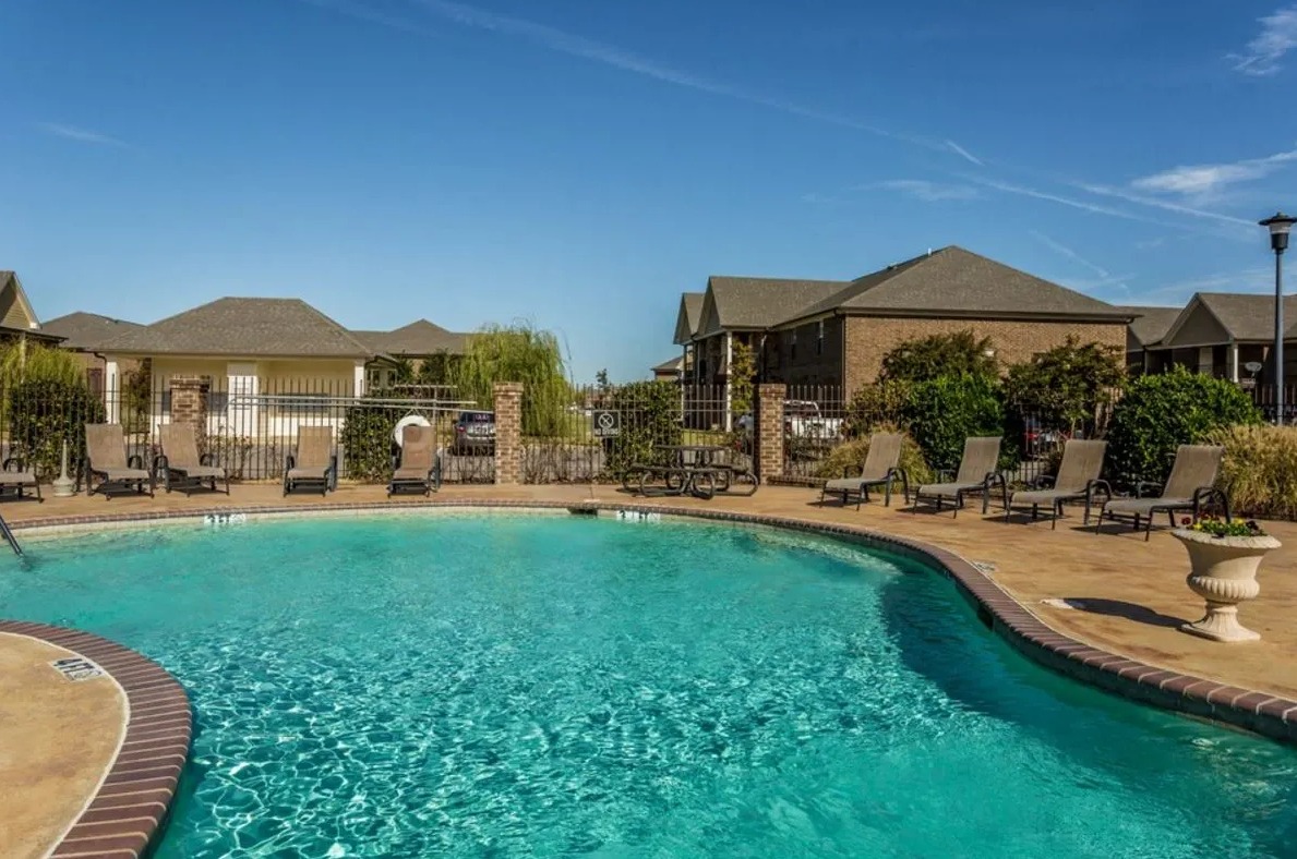 Angelos Grove Image 1