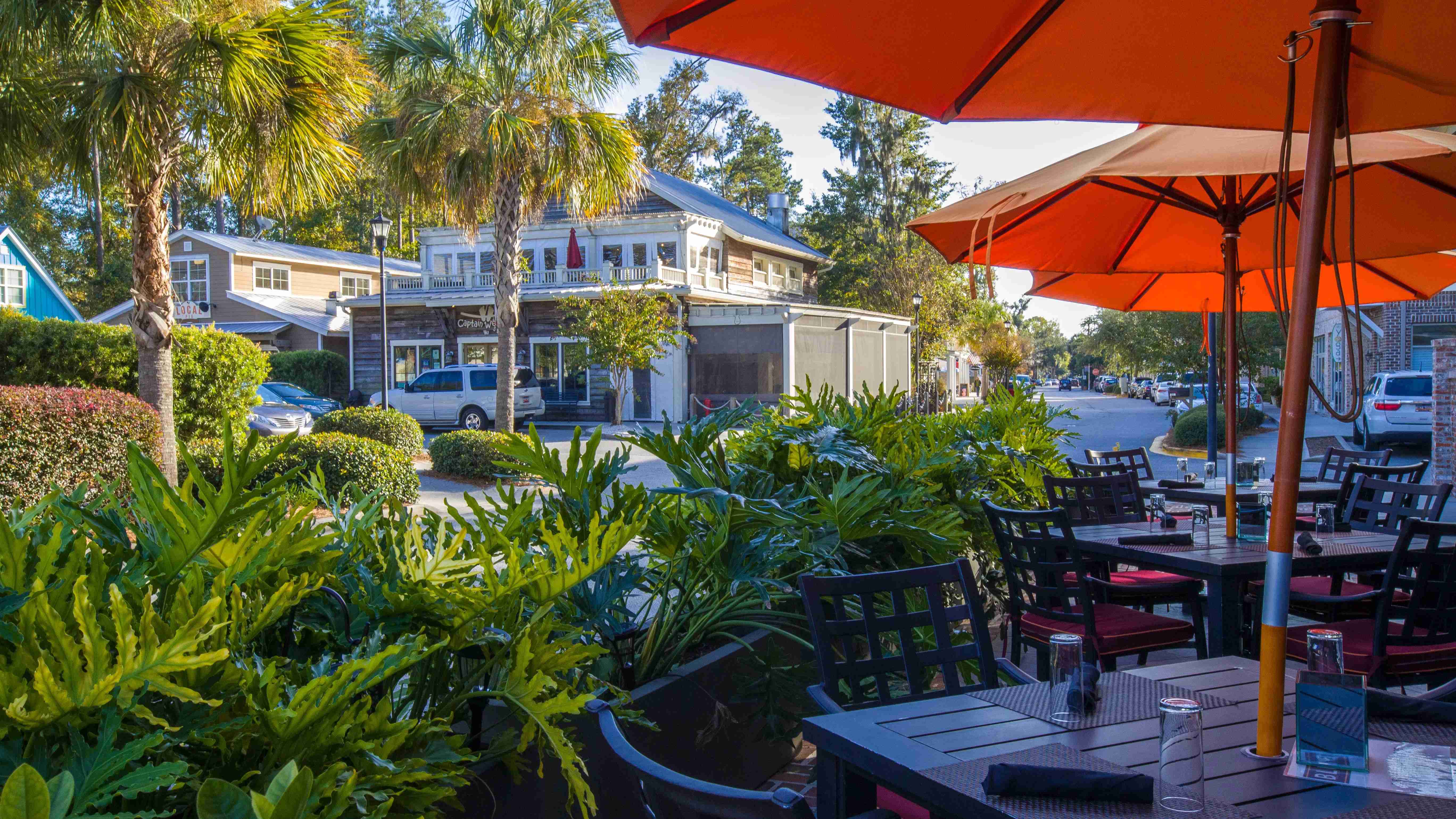 Enjoy endless dining and shopping options in Old Town Bluffton, just moments away from Emerson Isles.