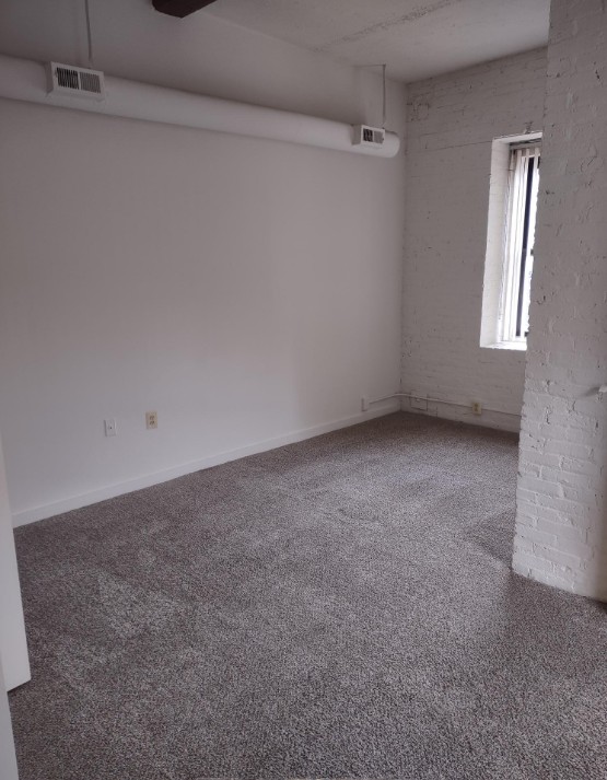 Marlboro Classic Apt & Redwood Square Image 138