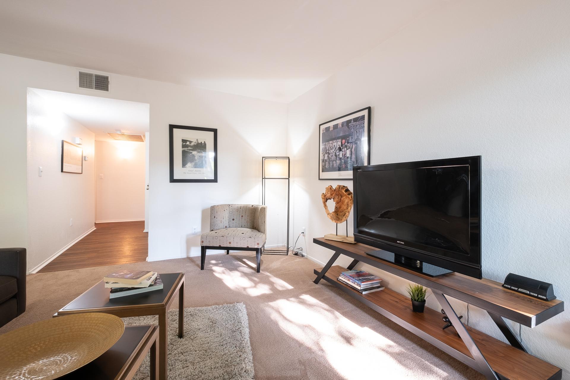 Whispering Hills Apartments Image 10