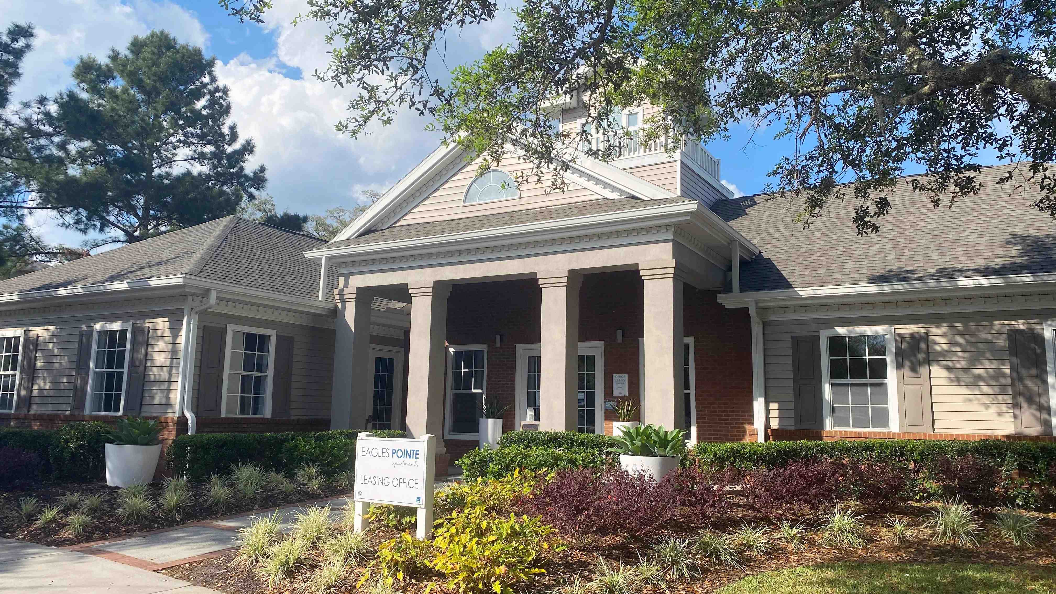 Experience warm greetings at our leasing office, where a cup of complimentary coffee and friendly staff members await to guide you to your desired apartment in Brunswick, Georgia.