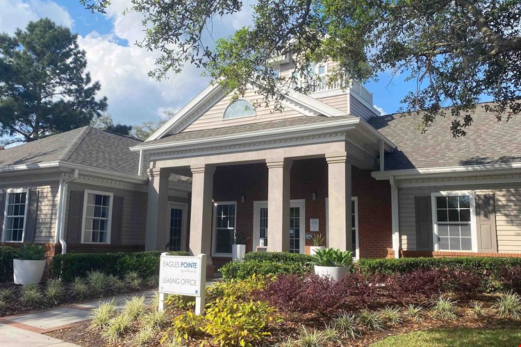 Experience warm greetings at our leasing office, where a cup of complimentary coffee and friendly staff members await to guide you to your desired apartment in Brunswick, Georgia.