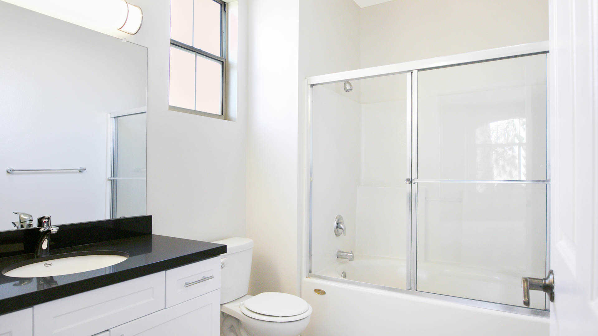 Westside on Bundy Image 10