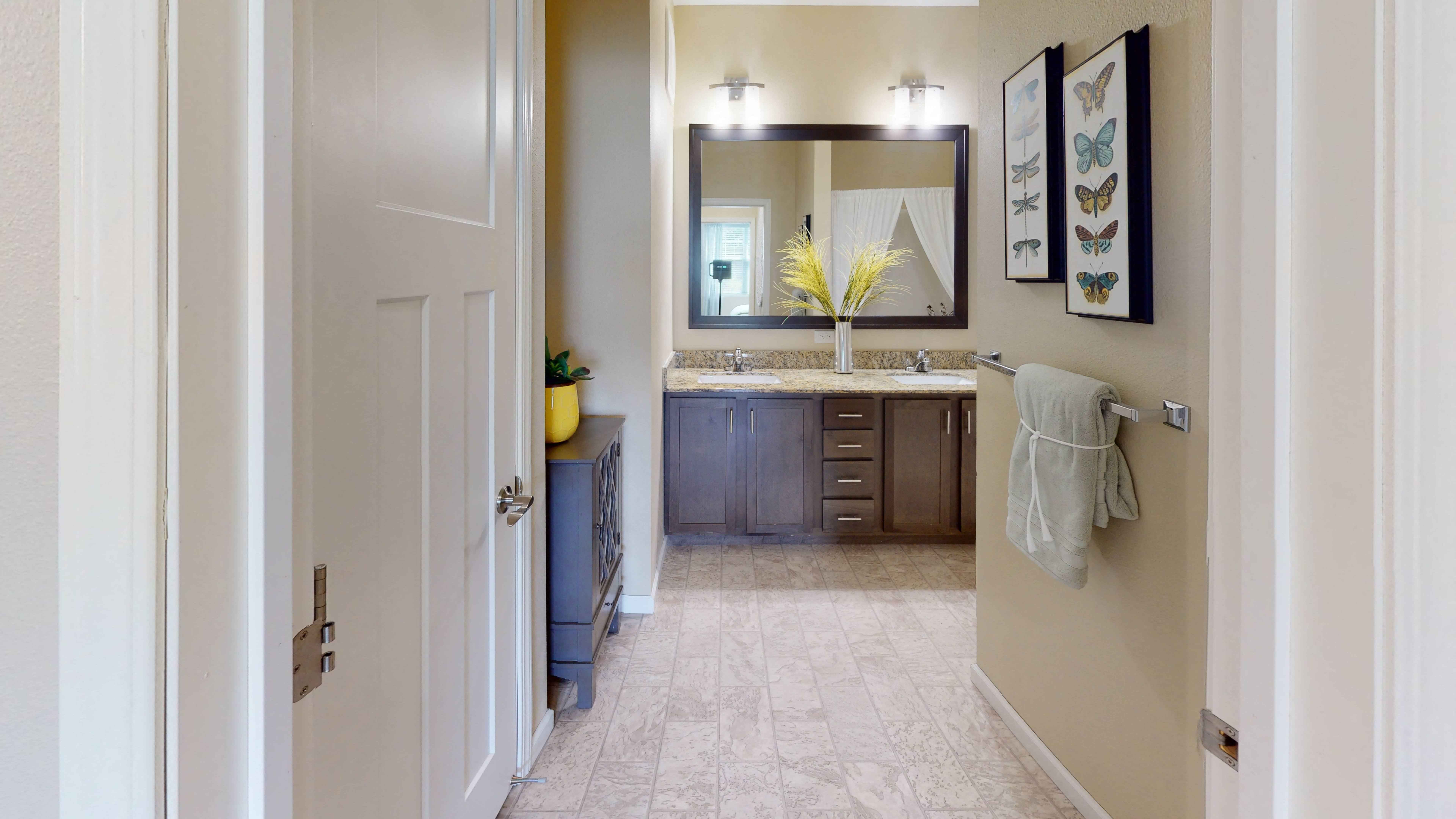 Skye at Arbor Lakes Image 13