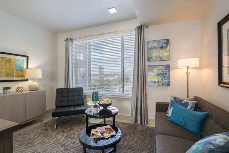 7/S Denver Haus Image 11