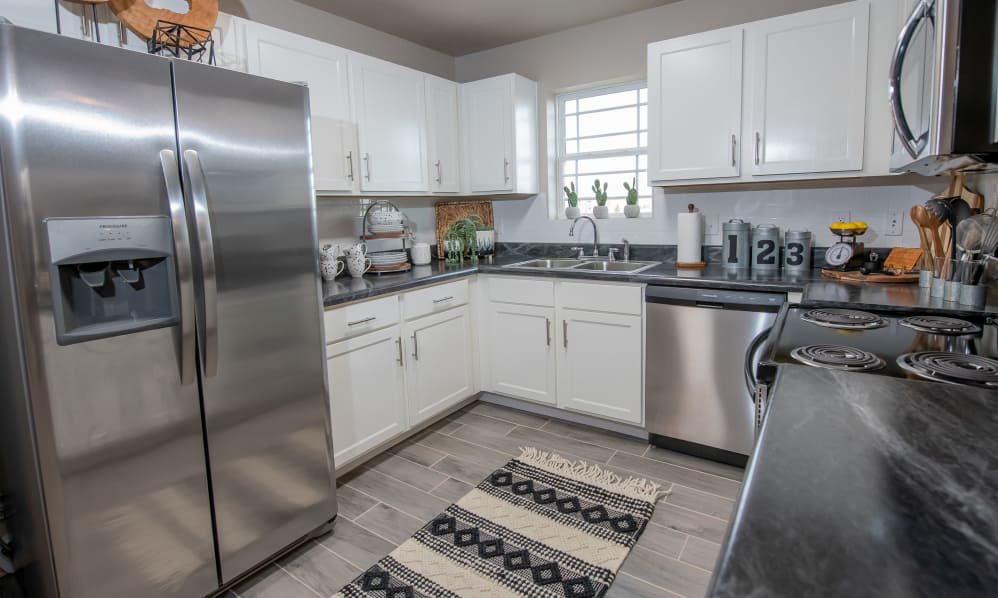 Stonehorse Crossing Image 12