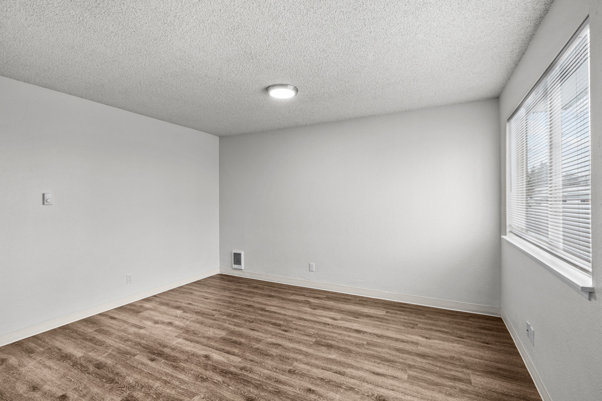 Creekside Apartments Image 5