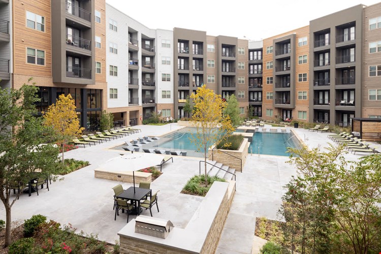 Olivian at the Realm Image 69