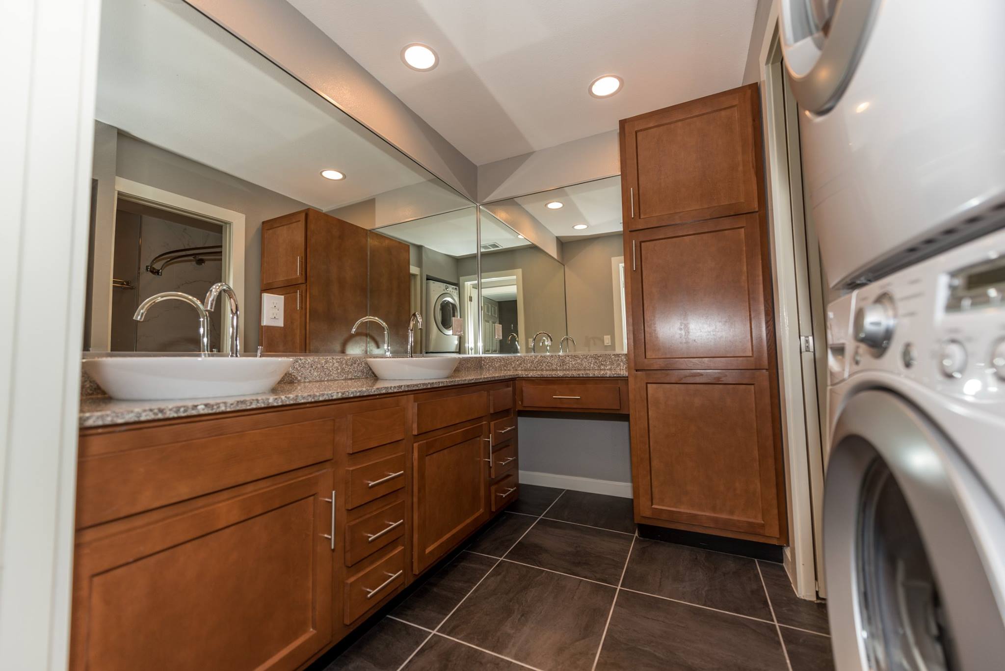 Axiom Apartments Image 12