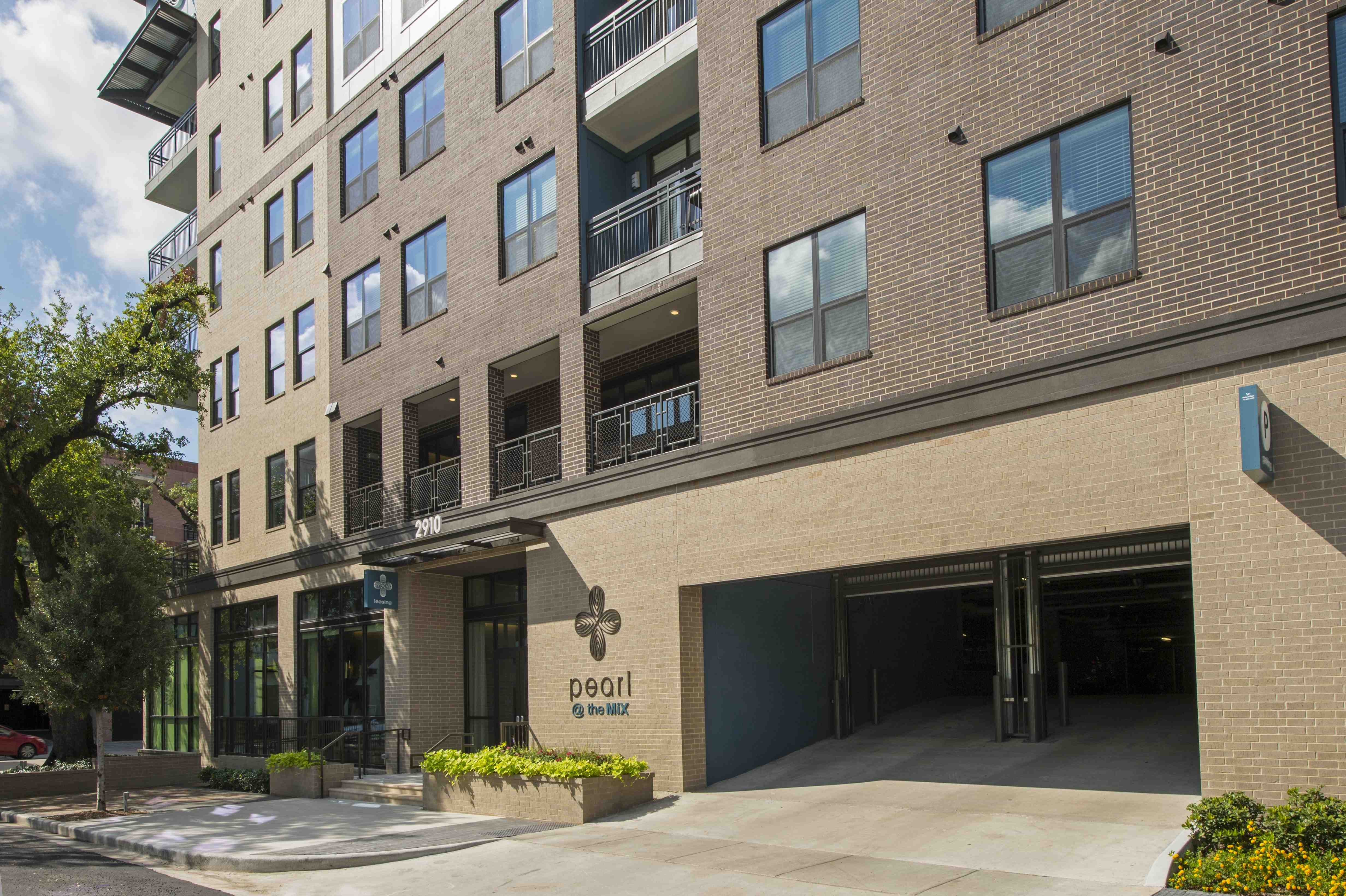 Pearl @ the MIX Image 5