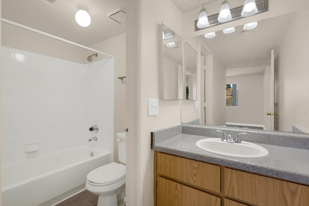 Deerfield Village Image 9