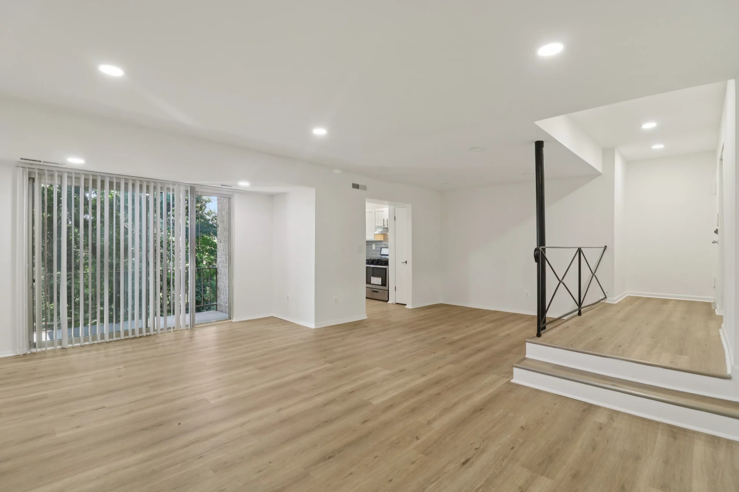 Barclay Square Image 2