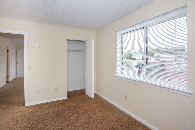 Lakeview Apartments Image 18
