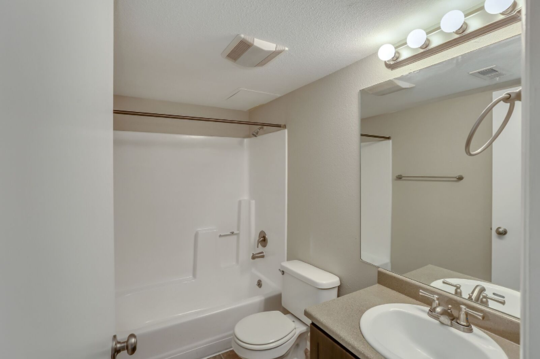 Seasons at Pebble Creek Apartment Homes Image 25