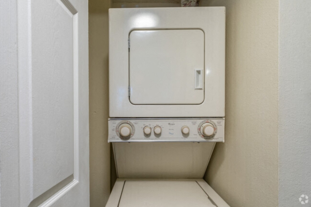 Bay Club Apartment Homes Image 10