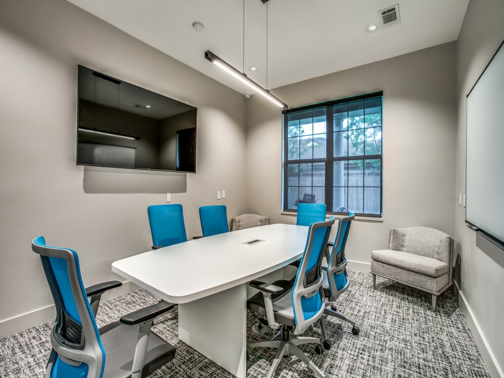 Aventura on Briar Forest Image 30