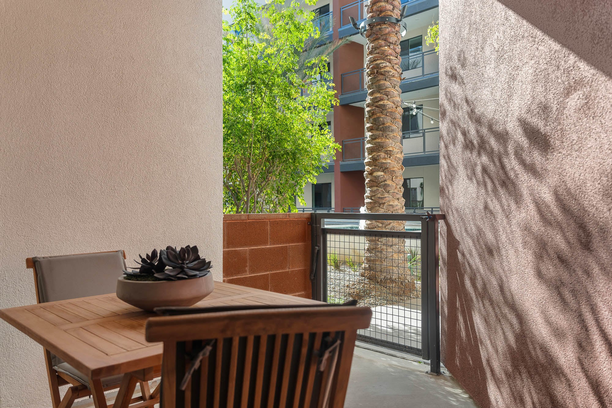 Aura Uptown Image 16