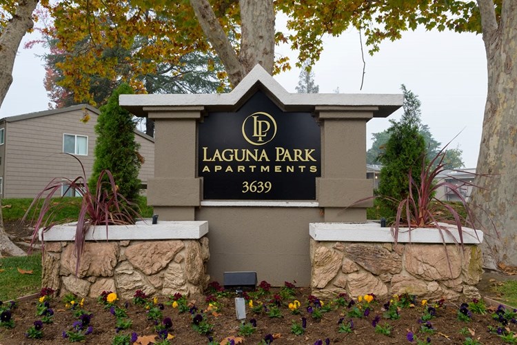 Laguna Park Image 2