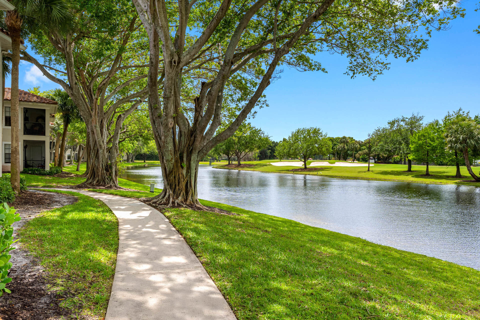 Mizner Court Image 33
