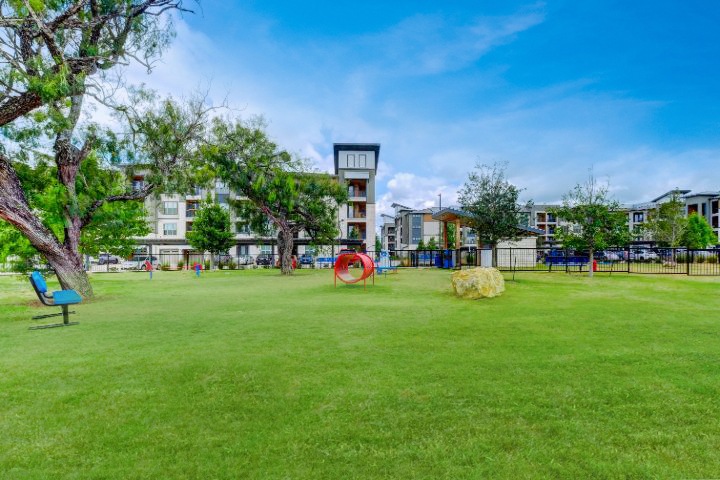 Oxly at The Merc Image 14