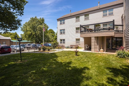 Catalpa Tree Apartments Image 3