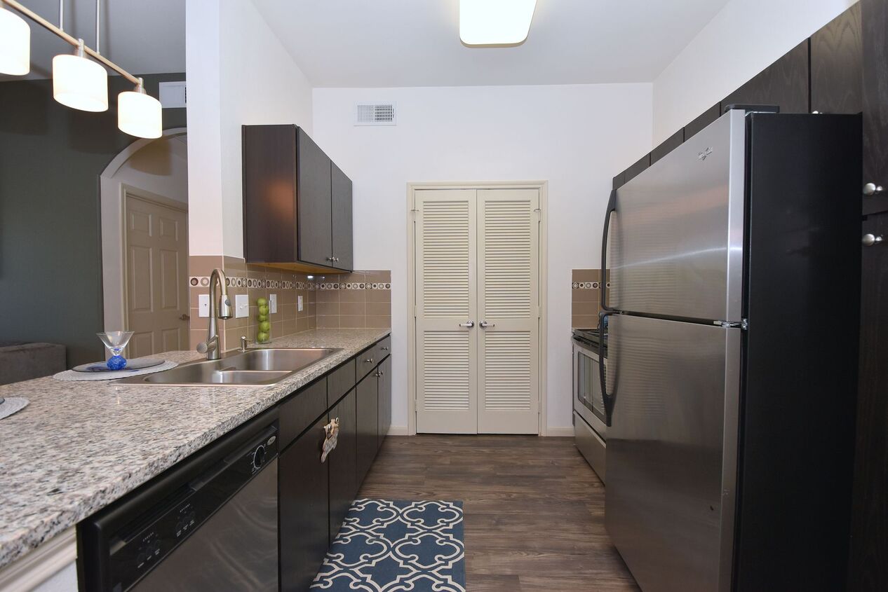 Midtown Grove Apartments Image 6