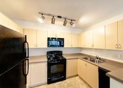 Four Lakes Apartments Image 15
