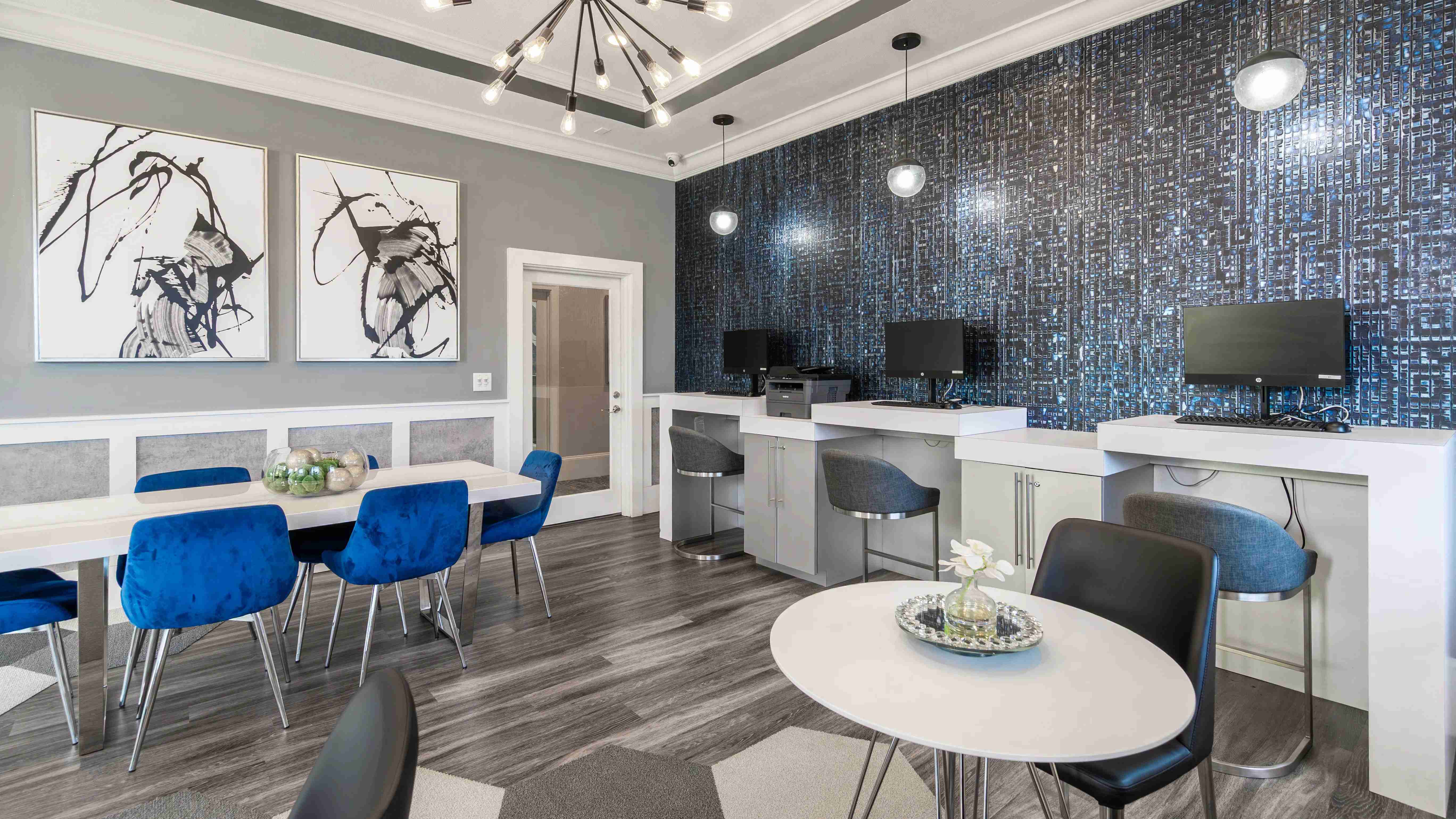 With bold design and functional amenities, our business center is the ideal place to focus, study, or get ahead on your to-do list.