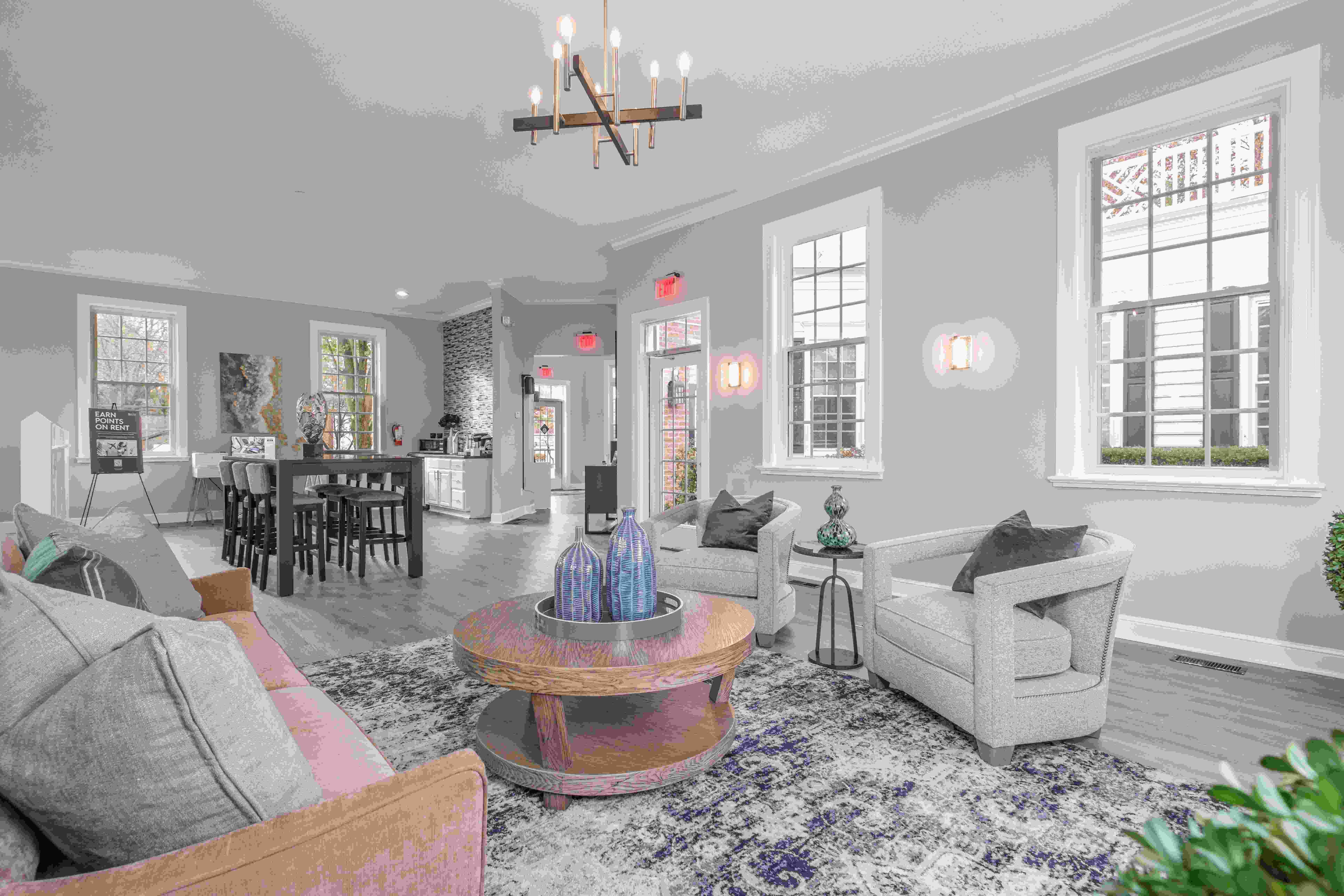 The Residence at Christopher Wren Apartments Image 6